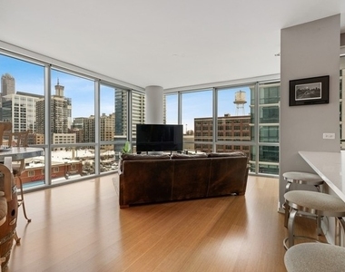 123 S Green Street - Photo Thumbnail 5