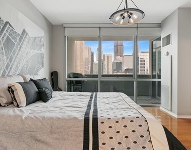 123 S Green Street - Photo Thumbnail 15
