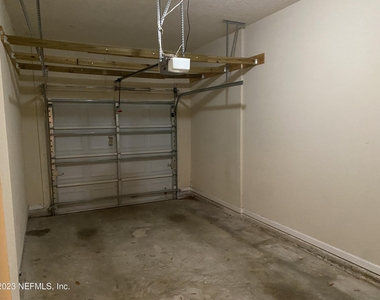 8204 White Falls Boulevard - Photo Thumbnail 7