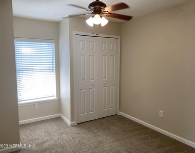 8204 White Falls Boulevard - Photo Thumbnail 12