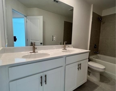 3543 Dover Run Lane - Photo Thumbnail 27