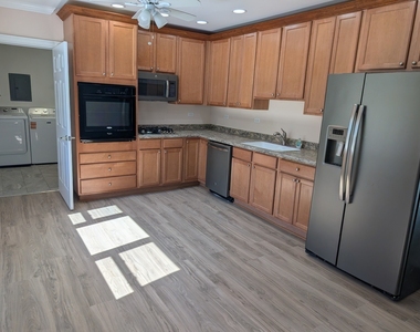 2515 E Cass Street - Photo Thumbnail 2