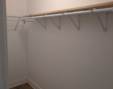 2515 E Cass Street - Photo Thumbnail 14