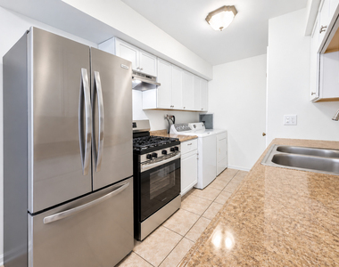 1344 Cove Drive - Photo Thumbnail 4