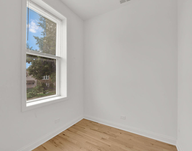 3816 S Honore Street - Photo Thumbnail 4