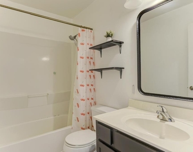 10018 Thornton Way - Photo Thumbnail 24