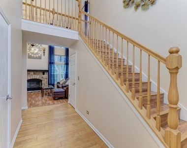 10018 Thornton Way - Photo Thumbnail 5