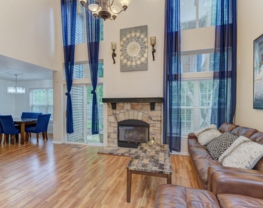 10018 Thornton Way - Photo Thumbnail 7