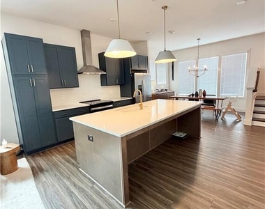 1275 Viney Place Nw - Photo Thumbnail 4