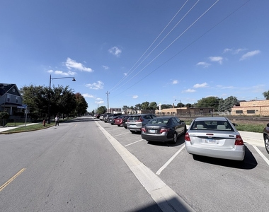 3205 Clarence Avenue - Photo Thumbnail 2
