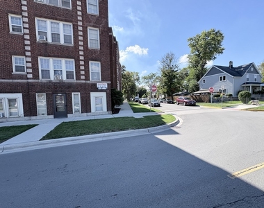 3205 Clarence Avenue - Photo Thumbnail 1
