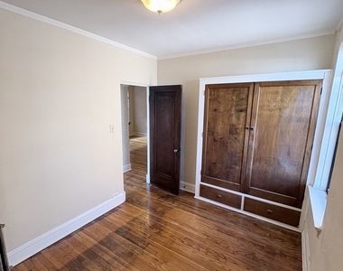 3205 Clarence Avenue - Photo Thumbnail 6