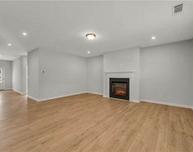 313 Brighton Bend Lane - Photo Thumbnail 15