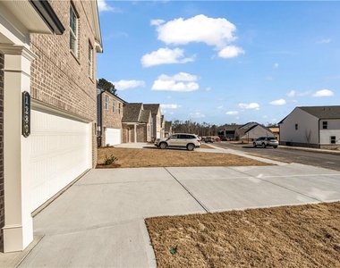 313 Brighton Bend Lane - Photo Thumbnail 3