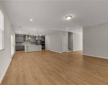 313 Brighton Bend Lane - Photo Thumbnail 12