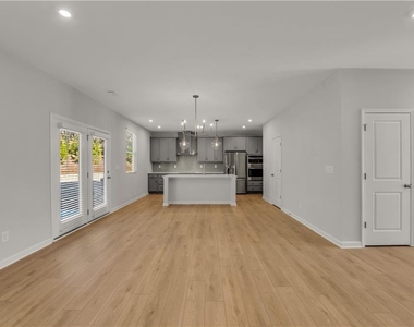 313 Brighton Bend Lane - Photo Thumbnail 10