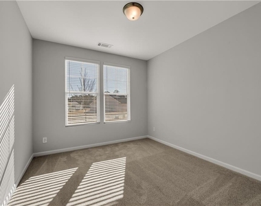 313 Brighton Bend Lane - Photo Thumbnail 6