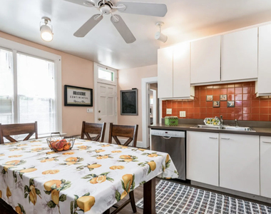 813 Hamlin Street - Photo Thumbnail 10