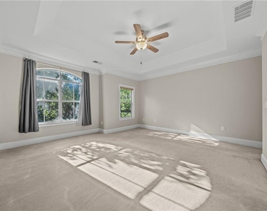 5480 Glenridge Park - Photo Thumbnail 16