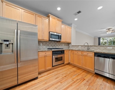 5480 Glenridge Park - Photo Thumbnail 8