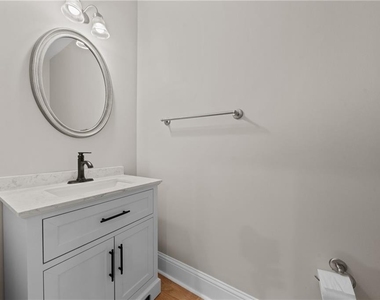 5480 Glenridge Park - Photo Thumbnail 13