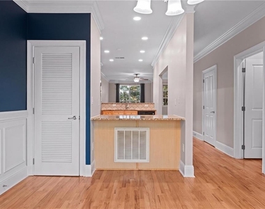 5480 Glenridge Park - Photo Thumbnail 11