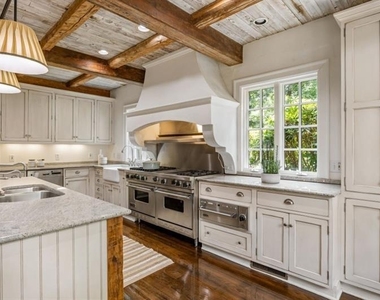 2485 W Wesley Road Nw - Photo Thumbnail 17