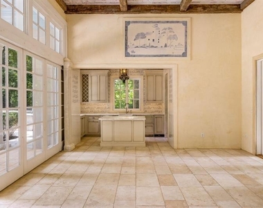 2485 W Wesley Road Nw - Photo Thumbnail 71