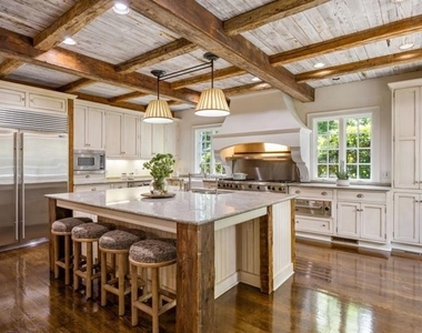 2485 W Wesley Road Nw - Photo Thumbnail 13