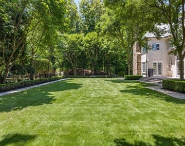2485 W Wesley Road Nw - Photo Thumbnail 7