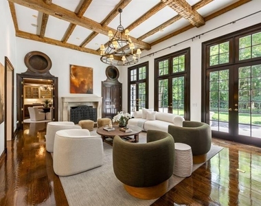 2485 W Wesley Road Nw - Photo Thumbnail 6