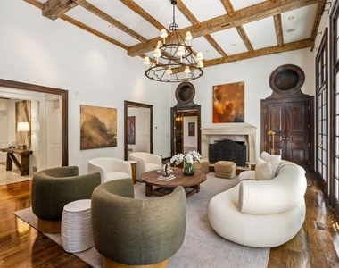 2485 W Wesley Road Nw - Photo Thumbnail 10