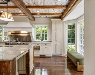 2485 W Wesley Road Nw - Photo Thumbnail 16