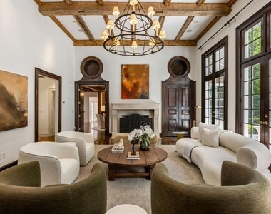 2485 W Wesley Road Nw - Photo Thumbnail 9
