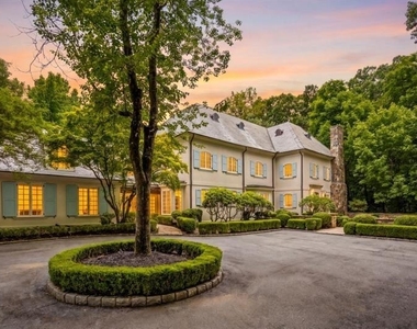 2485 W Wesley Road Nw - Photo Thumbnail 1