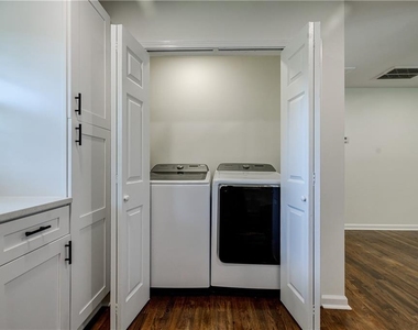 3365 Knott Street - Photo Thumbnail 54