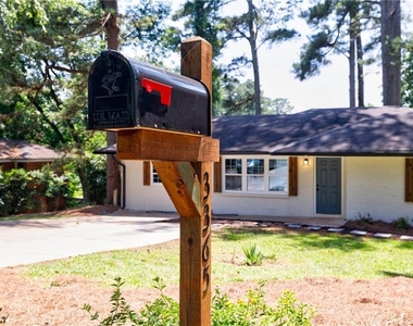 3365 Knott Street - Photo Thumbnail 4