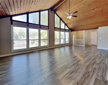 749 Maggie Court Nw - Photo Thumbnail 2