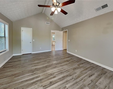 749 Maggie Court Nw - Photo Thumbnail 8