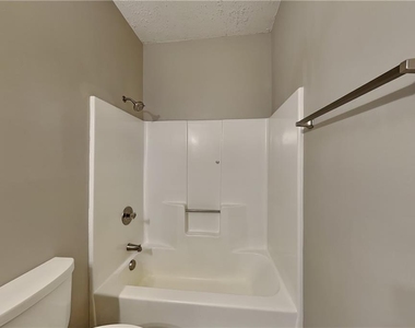 749 Maggie Court Nw - Photo Thumbnail 15