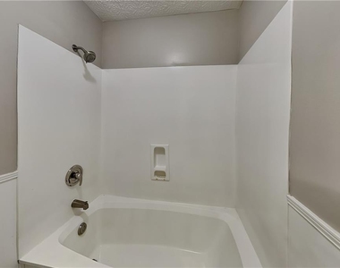 749 Maggie Court Nw - Photo Thumbnail 17