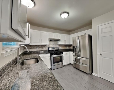 2318 Wavetree Lane Nw - Photo Thumbnail 5