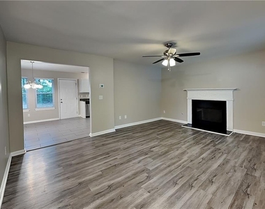 2318 Wavetree Lane Nw - Photo Thumbnail 2