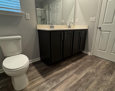 1723 Carter Landing Boulevard - Photo Thumbnail 12