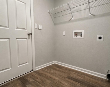 1723 Carter Landing Boulevard - Photo Thumbnail 21