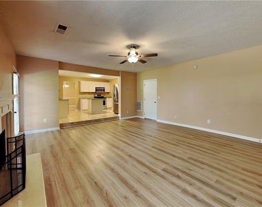 35 Bermuda Court - Photo Thumbnail 3