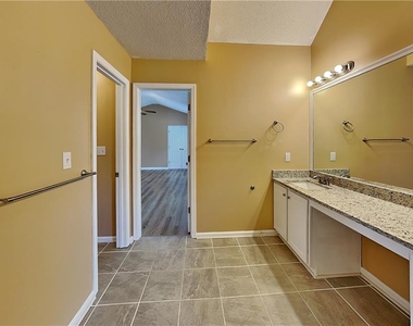35 Bermuda Court - Photo Thumbnail 12