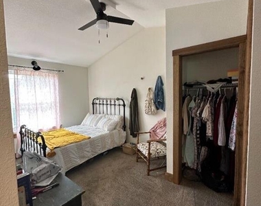 56 Spring Creek Court - Photo Thumbnail 10