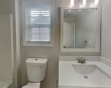 550 S Fortune Way - Photo Thumbnail 15