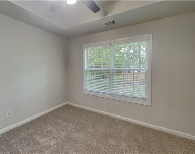 550 S Fortune Way - Photo Thumbnail 10